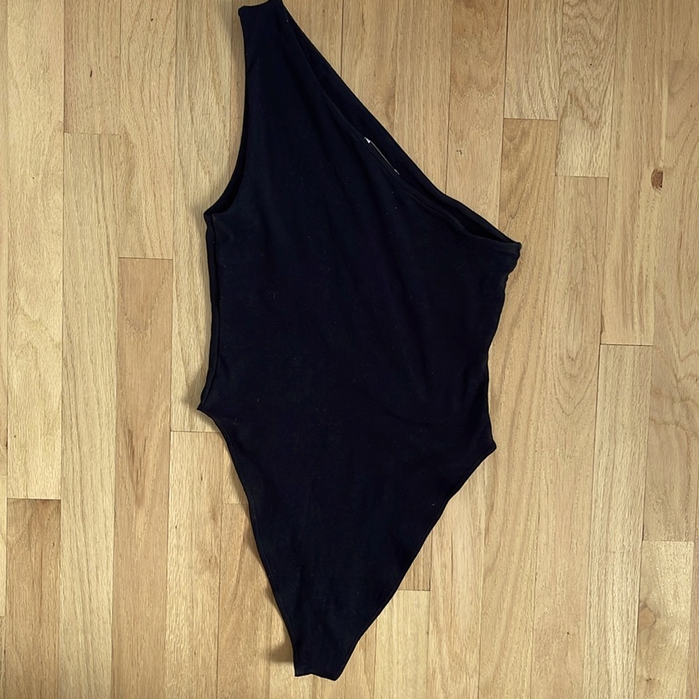 Zara Black Asymmetric One-Shoulder Bodysuit - Picture 3 of 11
